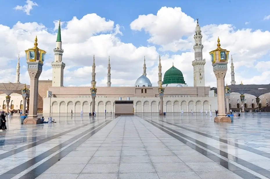 Sorgenfreie Pilgerreise mit IslamiCheck – Hajj und Umrah Pakete leicht gemacht